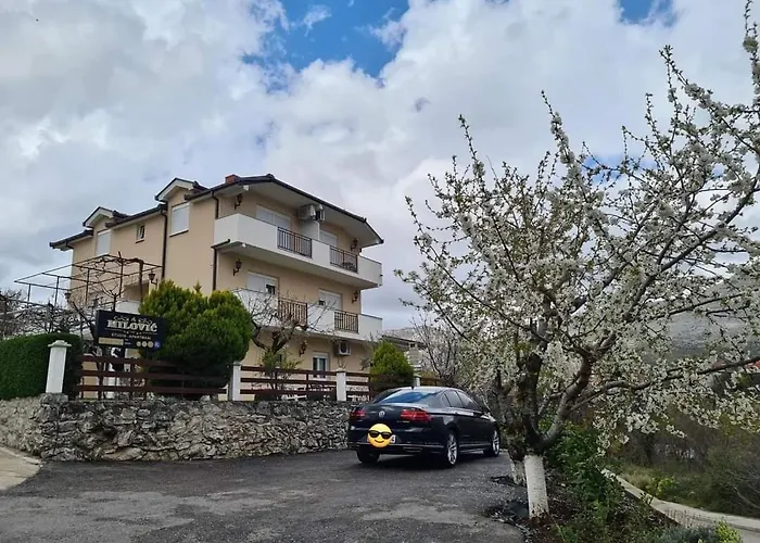 Milovic تريبينيي