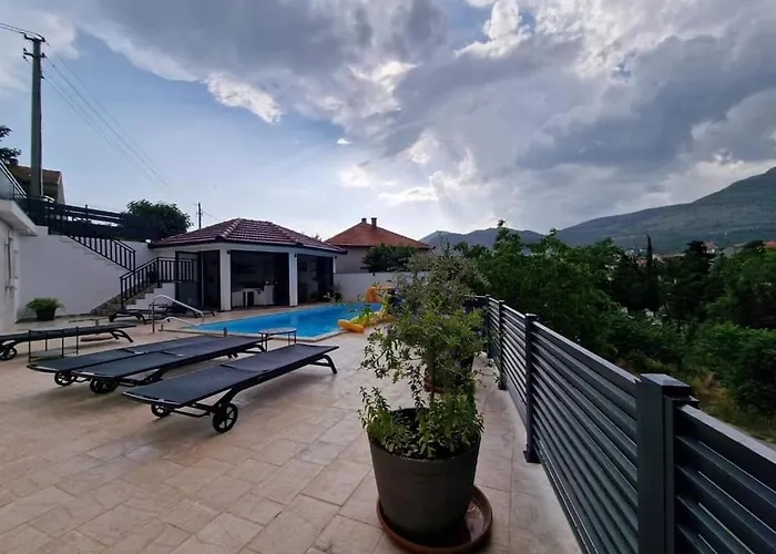 Milovic تريبينيي